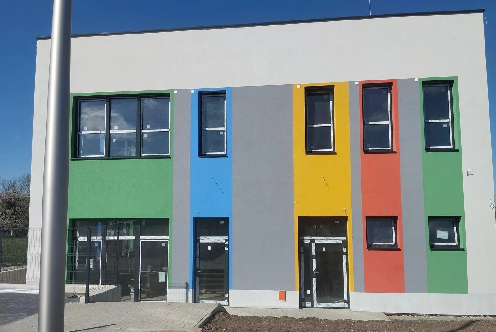 Remont i malowanie elewacji budynku Jawornik
